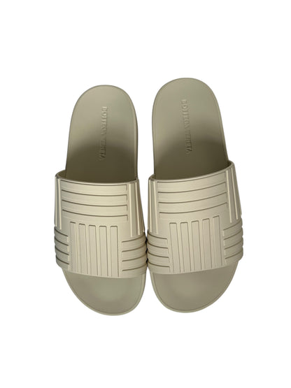 Bottega Veneta Cream Slides, Sz 39 (New with Dustbags)