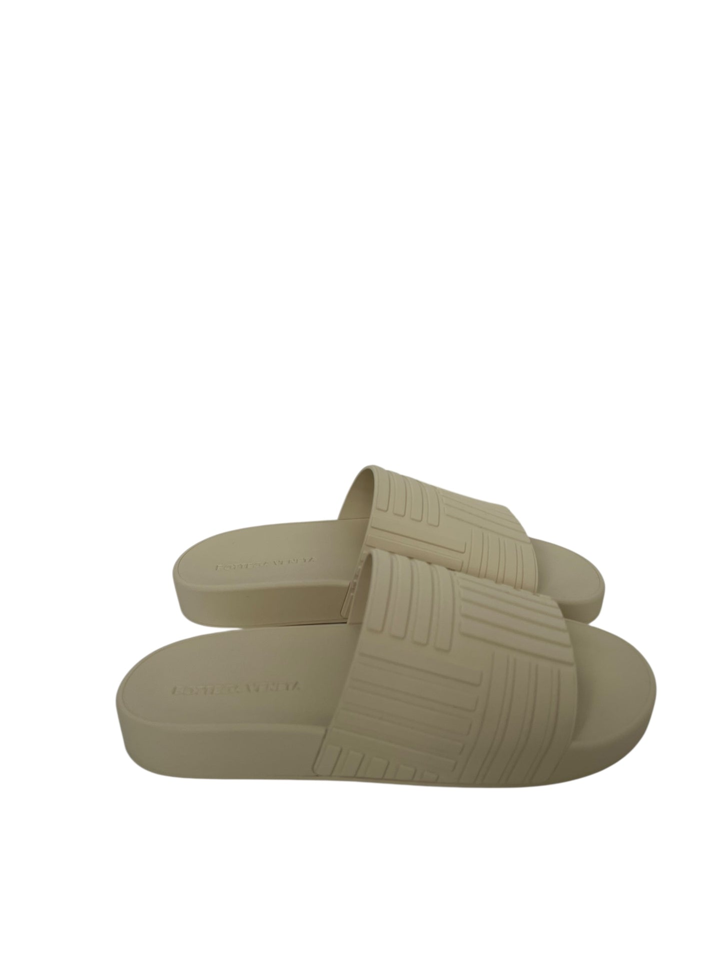 Bottega Veneta Cream Slides, Sz 39 (New with Dustbags)