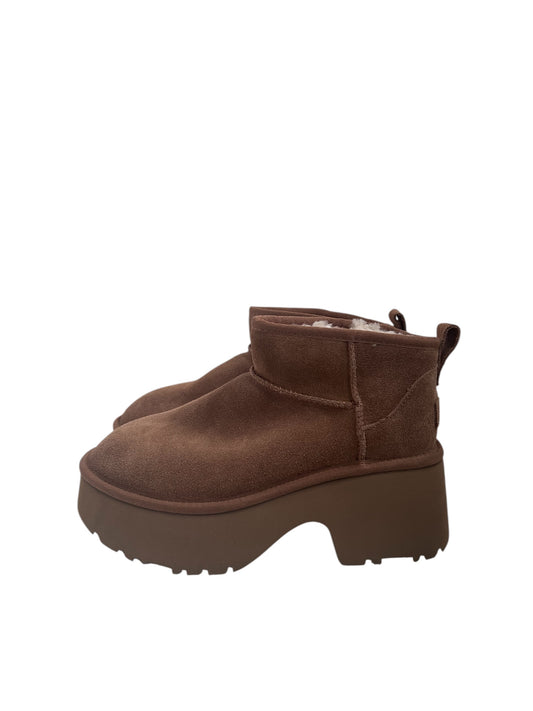 UGG Mini New Heights Boots, Sz 6